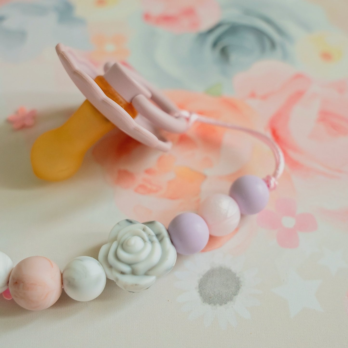 Lănțișorul Lilac & Lace