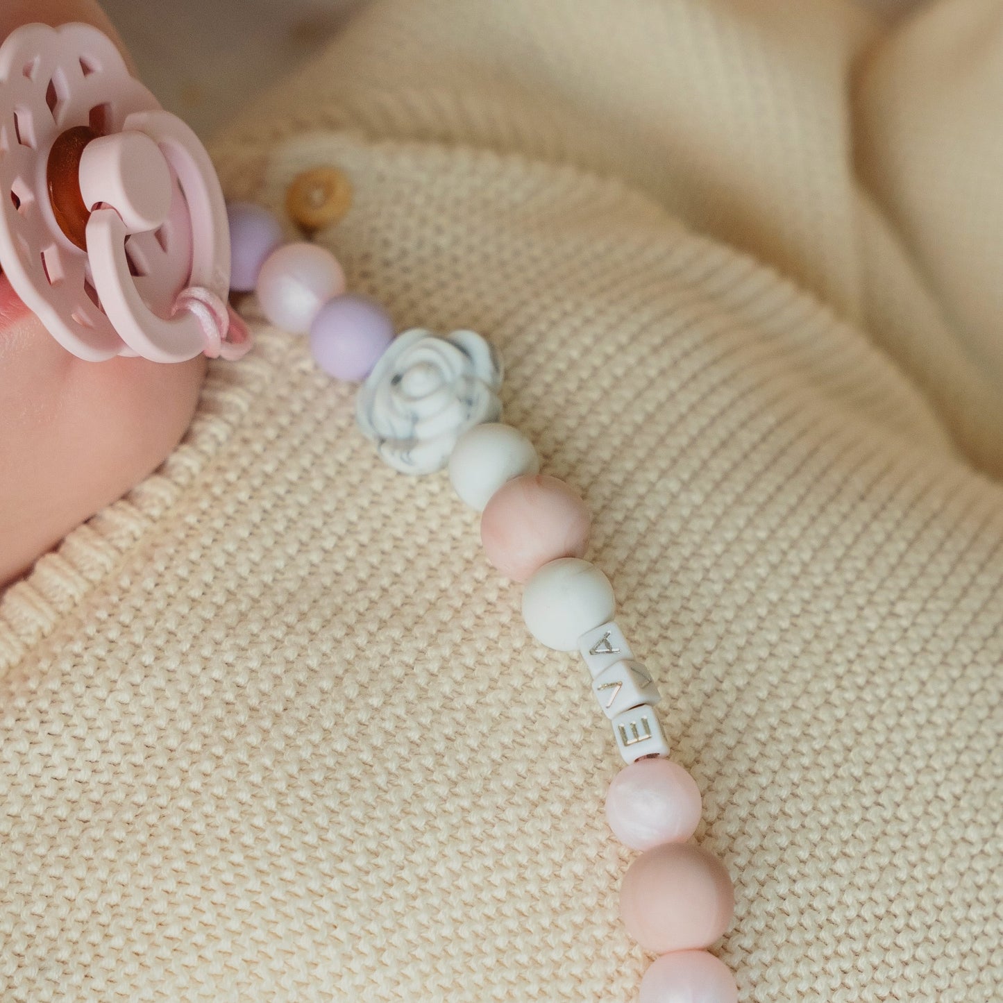 Lănțișorul Lilac & Lace