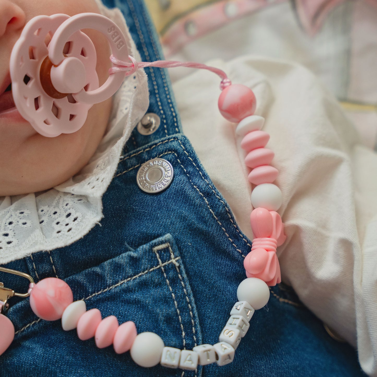 Lănțișorul Bowtiful